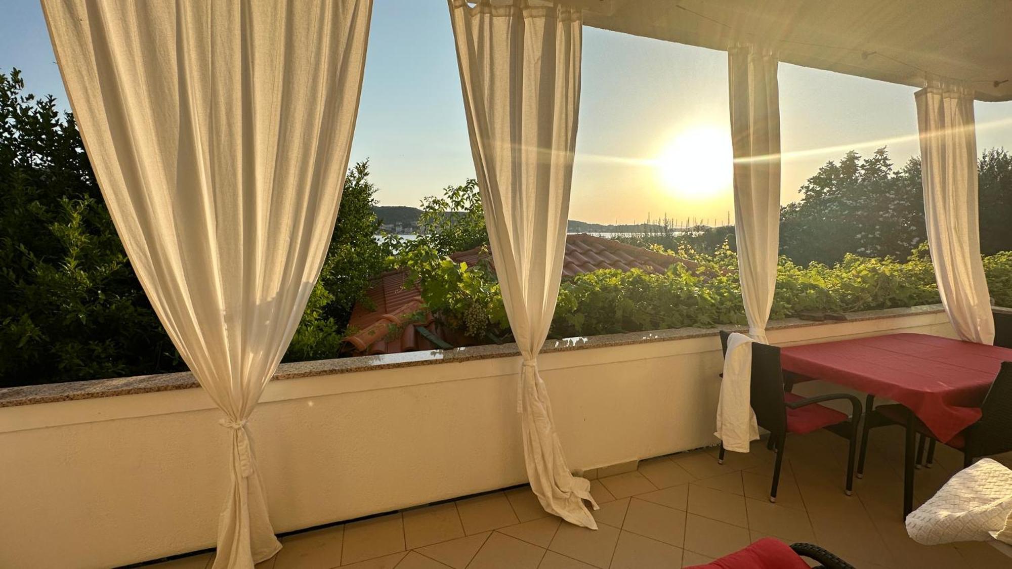 Apartments Anica Supetarska Draga Extérieur photo